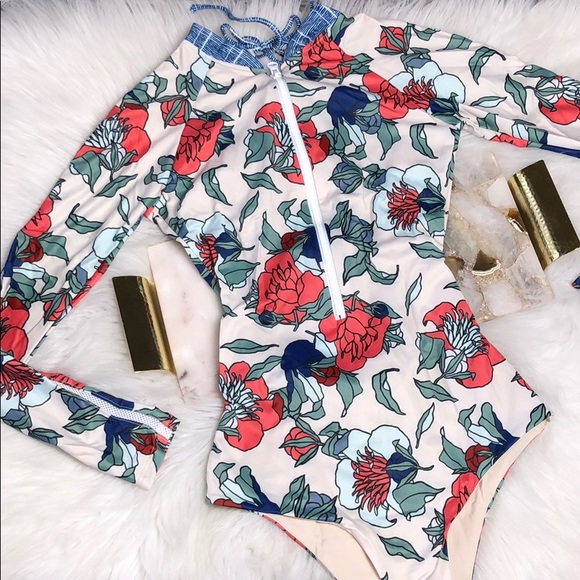 HP π₯TAVIK MOSS RASHGUARD SWIMSUIT in EMMA FLORAL - Picture 2 of 6